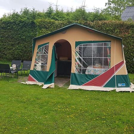 Basic Ingerichte Vouwwagen Op Camping Westenenk, Wijster Esterno foto