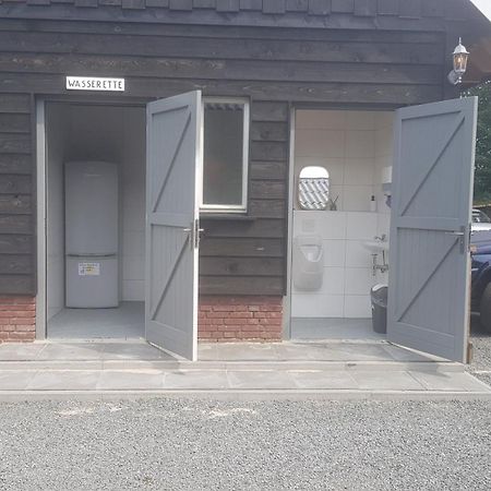 Basic Ingerichte Vouwwagen Op Camping Westenenk, Wijster Esterno foto