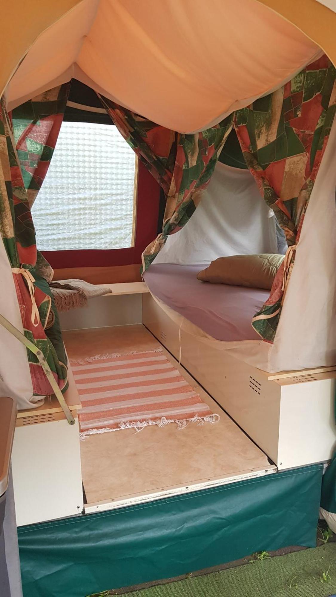Basic Ingerichte Vouwwagen Op Camping Westenenk, Wijster Esterno foto